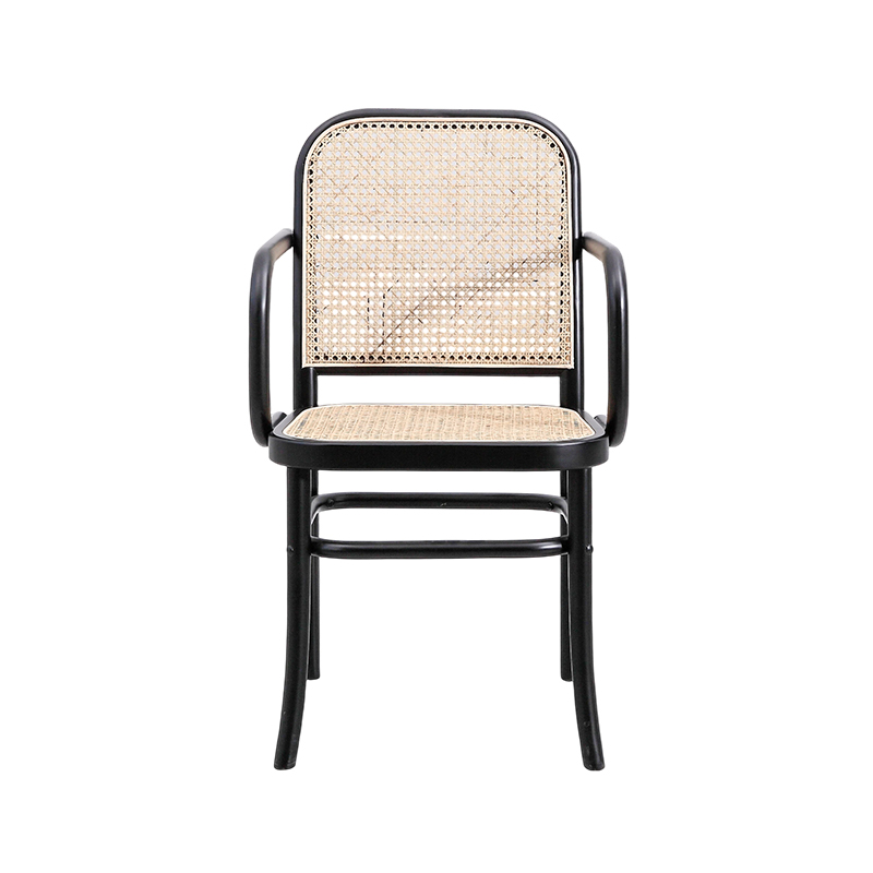 Sedia in legno di rattan intrecciato con struttura nera