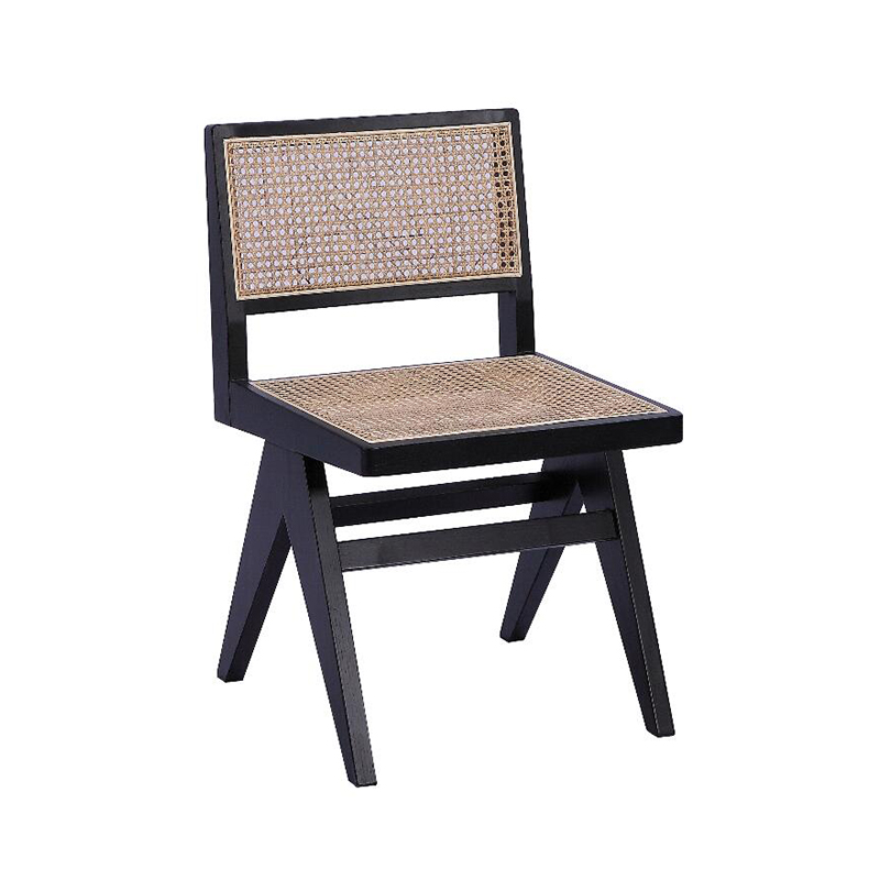Sedia in legno con gambe a forbice e rattan intrecciato